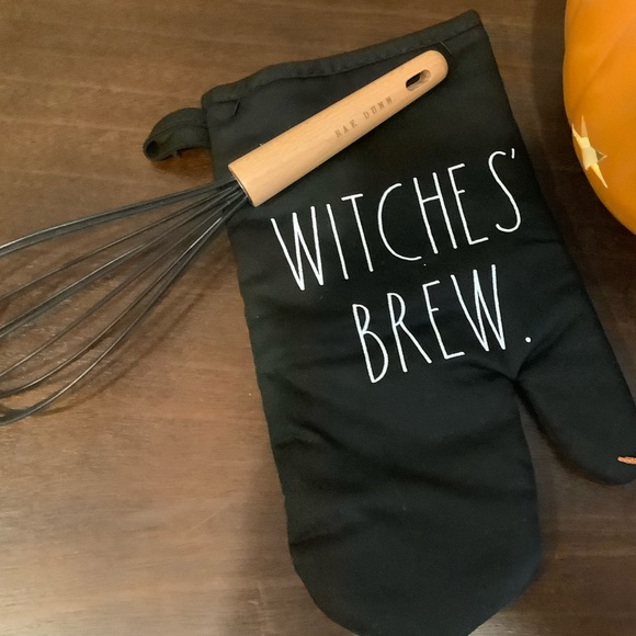 Rae Dunn Kitchen Nwot Rae Dunn Halloween Oven Mitt Whisk Poshmark
